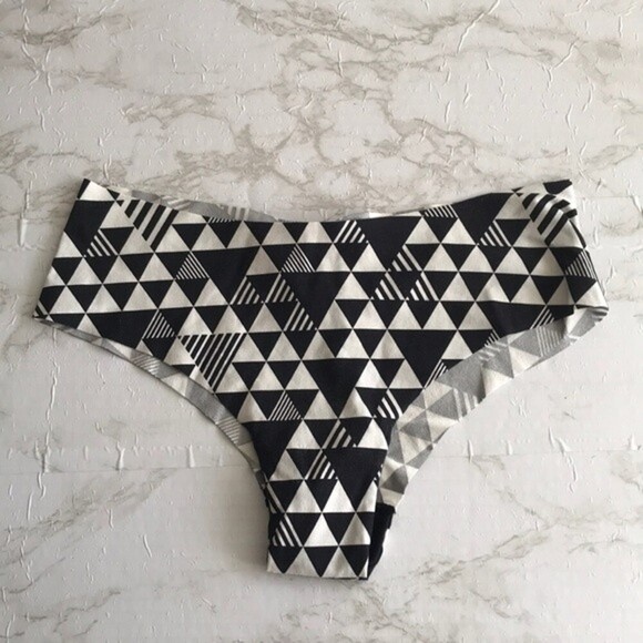Victoria’s Secret black and white sexy cheekster panties size small - Picture 1 of 6